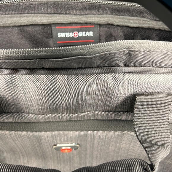 SwissGear Laptop Bag - Picture 8 of 12